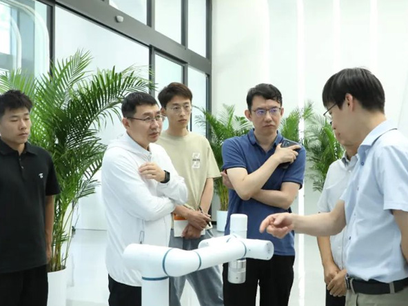 國家重點研發計劃“診療裝備與生物醫用材料”重點專項“經口入路微創顱頜面外科智能手術機器人系統”2023年中期總結會圓滿召開